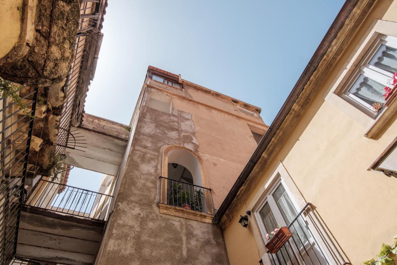 Borgo Antico Rooms Messina Exterior foto